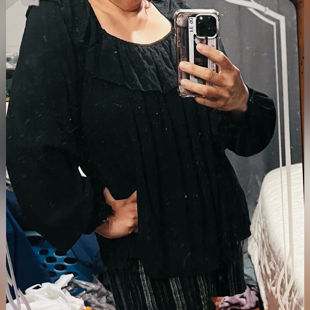 Knox Rose scoop neck blouse with ruffles size L